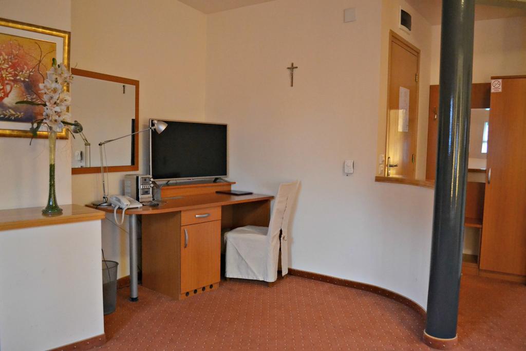 Hotel Istra Varazdin Luaran gambar